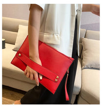 Load image into Gallery viewer, CANDY CLUTCH - RED